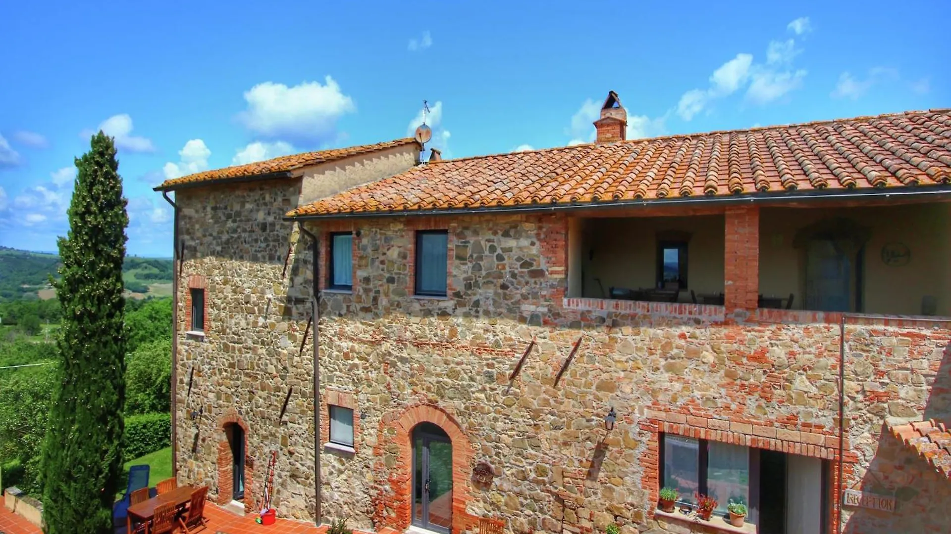 Farmhouse For Four People With Pool Castiglione dʼOrcia 0*,