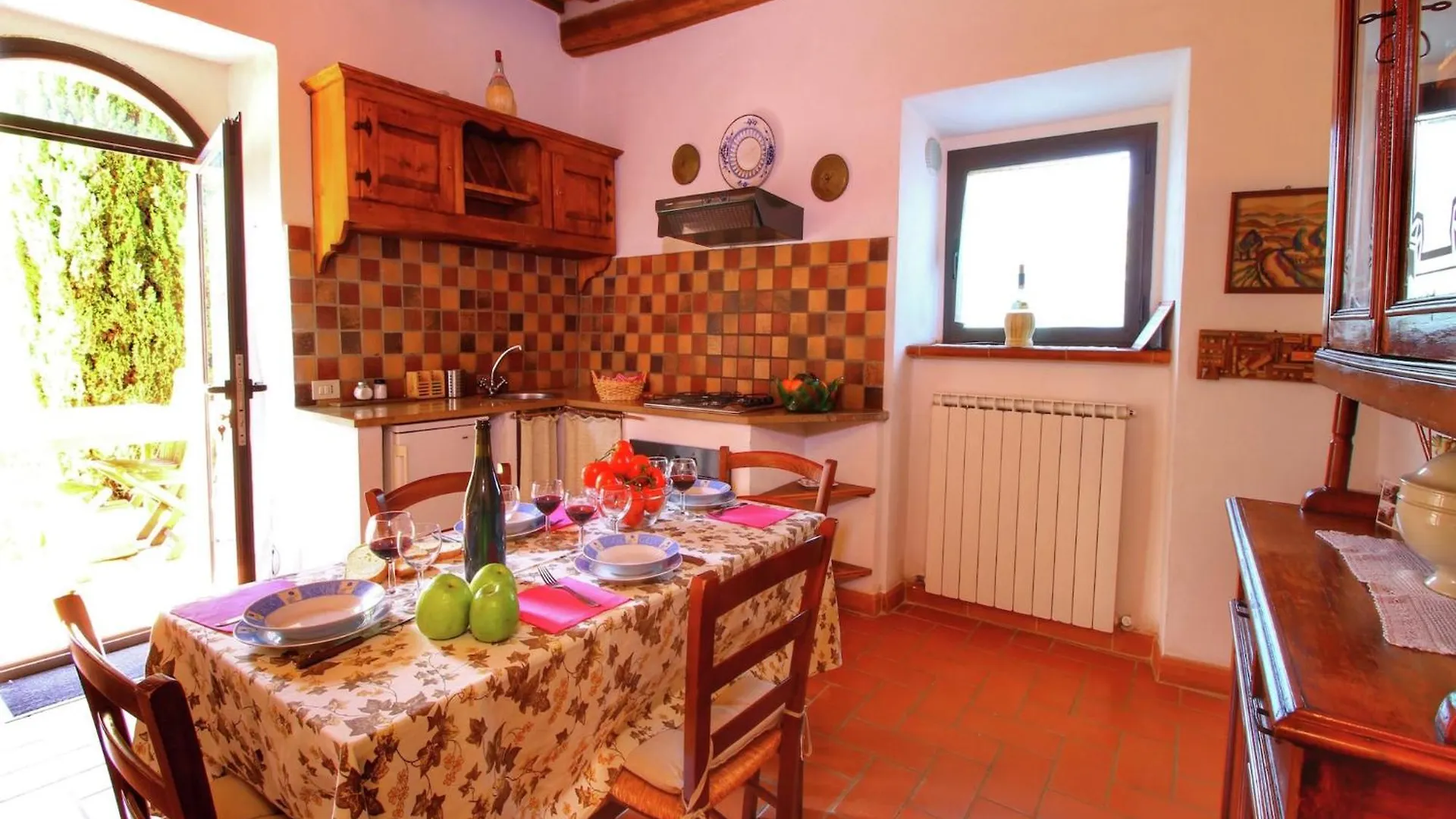 Farmhouse For Four People With Pool Castiglione dʼOrcia Casa de Férias