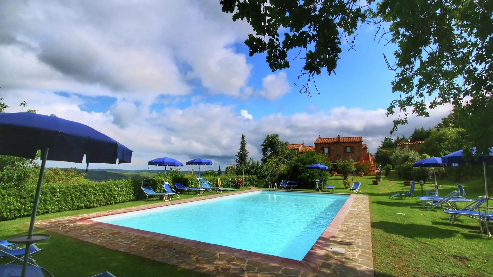 Casa de Férias Farmhouse For Four People With Pool Castiglione dʼOrcia